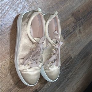 J/SLIDES NYC SNEAKERS